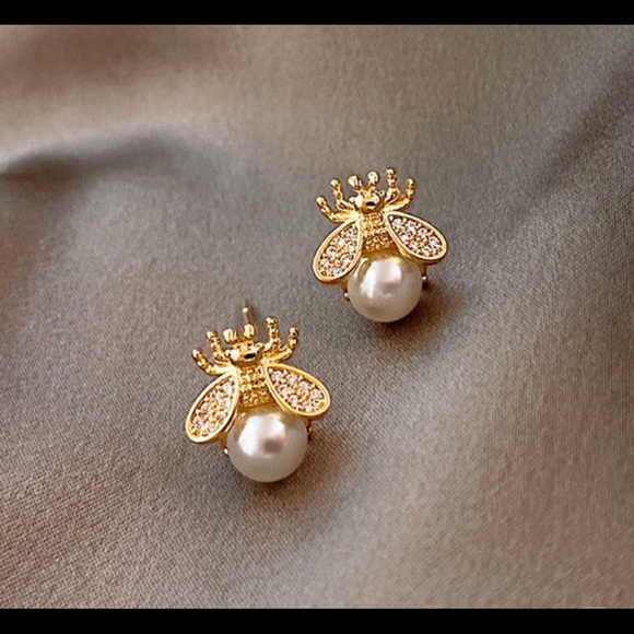 Beautiful gold earrings - Picture 1 of 2